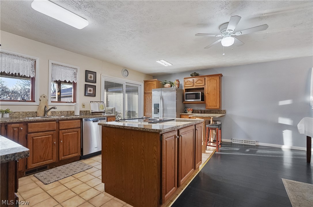 2282 Heston Drive Lake Milton OH 44429