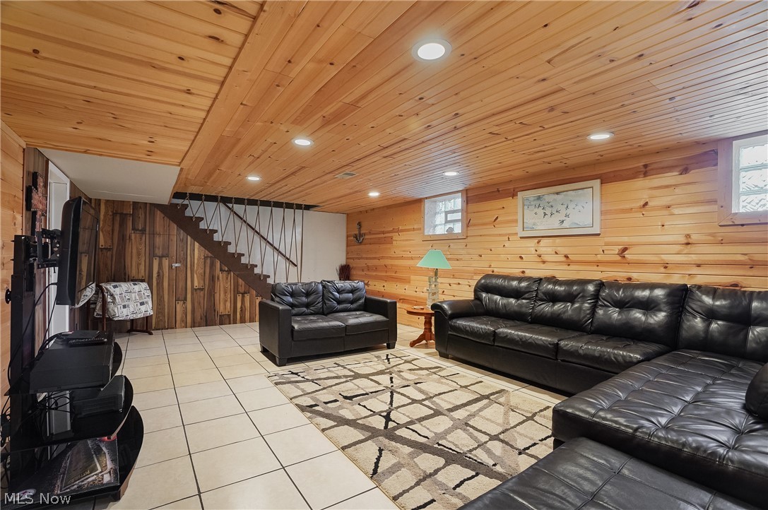 2282 Heston Drive Lake Milton OH 44429