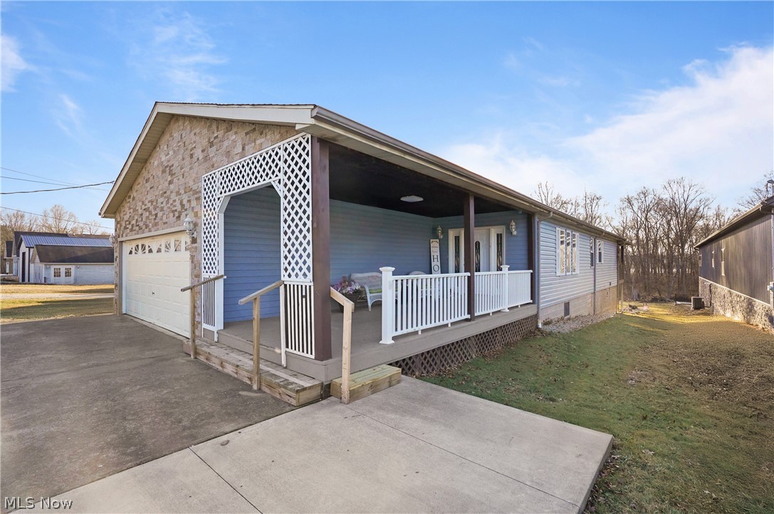 2282 Heston Drive Lake Milton OH 44429