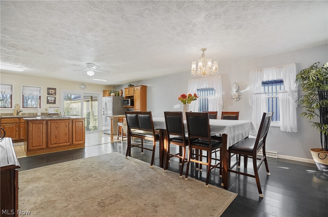 2282 Heston Drive Lake Milton OH 44429