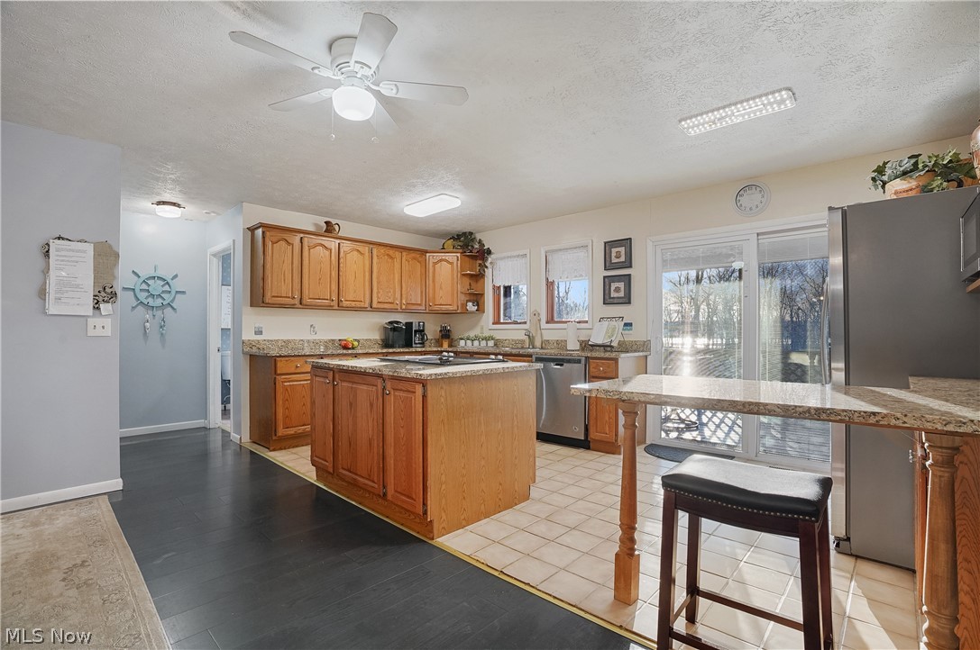 2282 Heston Drive Lake Milton OH 44429