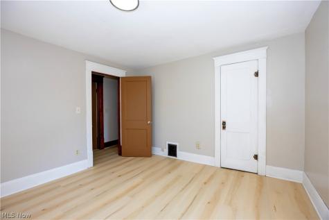 121 Chestnut Avenue NE Massillon OH 44646