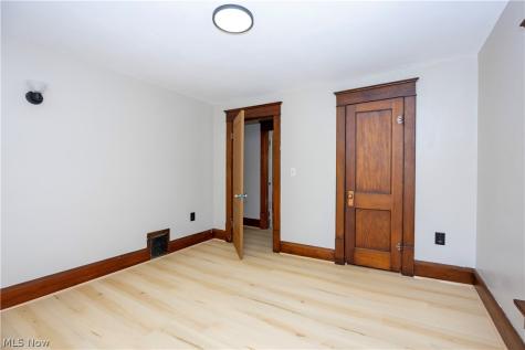 121 Chestnut Avenue NE Massillon OH 44646