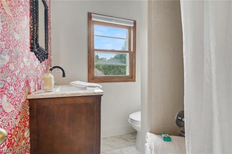 176 S Johnson Road Sebring OH 44672