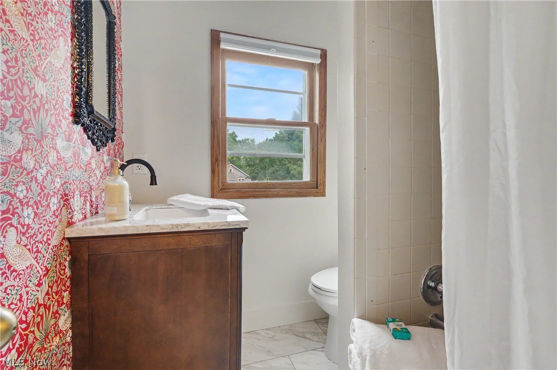 176 S Johnson Road Sebring OH 44672