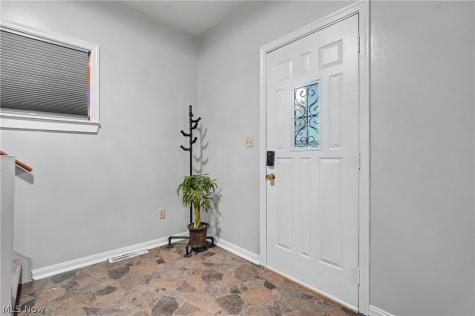 176 S Johnson Road Sebring OH 44672