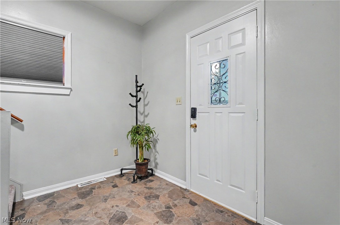 176 S Johnson Road Sebring OH 44672