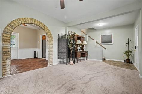176 S Johnson Road Sebring OH 44672