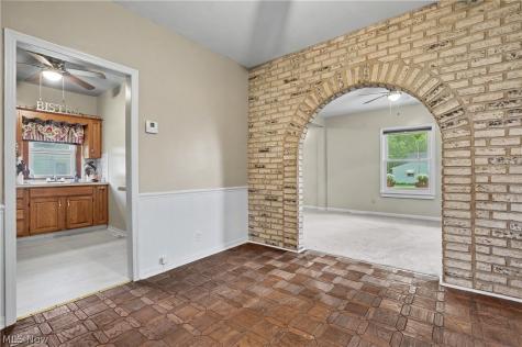 176 S Johnson Road Sebring OH 44672