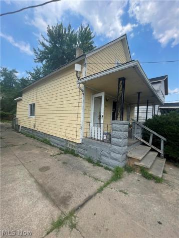 5613 Huss Avenue Cleveland OH 44105