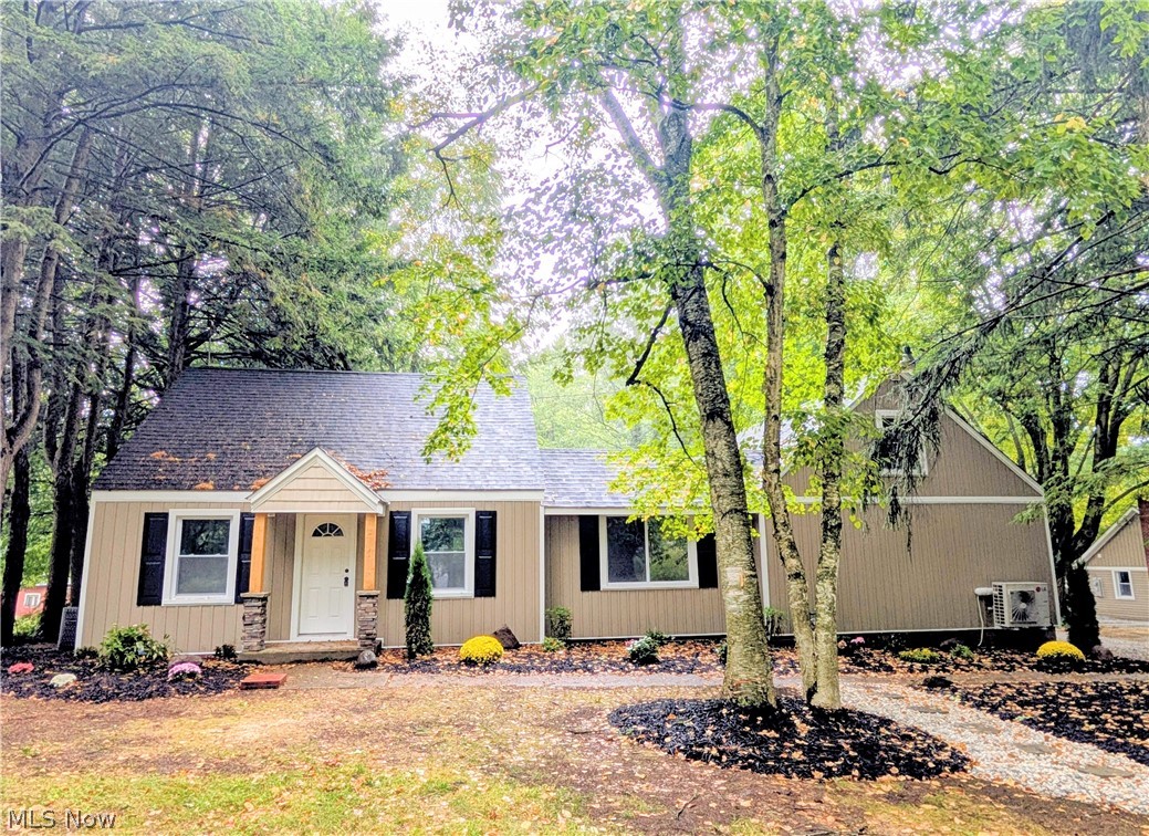 1739 E Turkeyfoot Lake Road Akron OH 44312