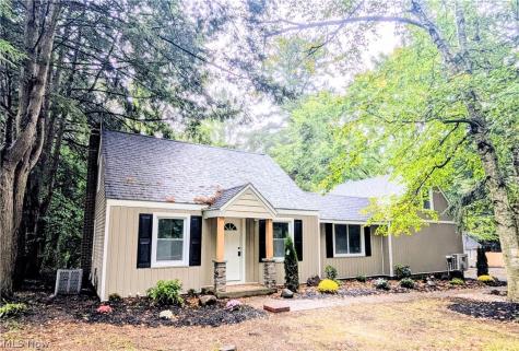 1739 E Turkeyfoot Lake Road Akron OH 44312