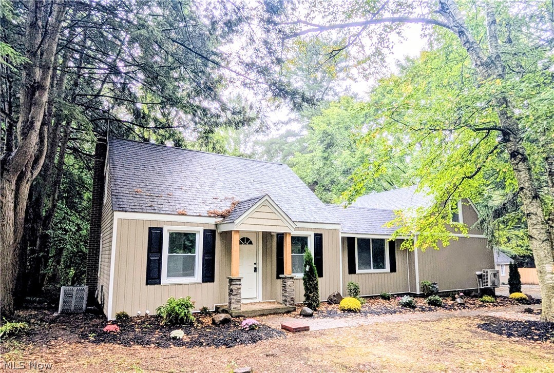 1739 E Turkeyfoot Lake Road Akron OH 44312