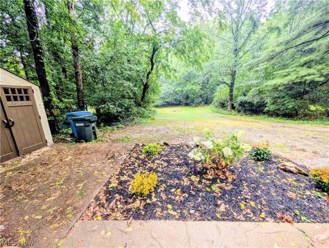 1739 E Turkeyfoot Lake Road Akron OH 44312