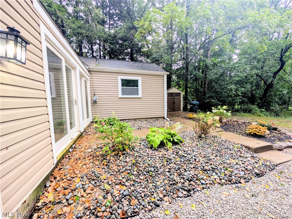 1739 E Turkeyfoot Lake Road Akron OH 44312