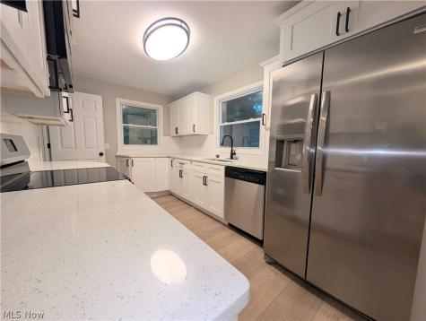 1739 E Turkeyfoot Lake Road Akron OH 44312