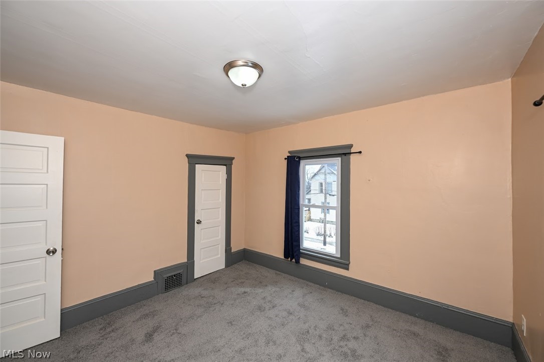 1060 Yale Street Akron OH 44301