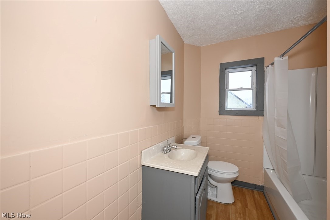 1060 Yale Street Akron OH 44301