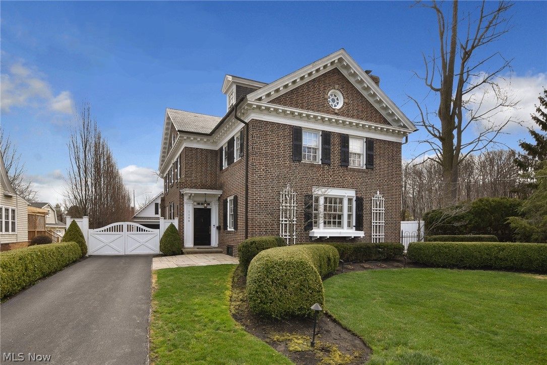 1109 Forest Road Lakewood OH 44107
