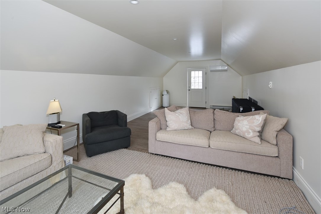 1109 Forest Road Lakewood OH 44107