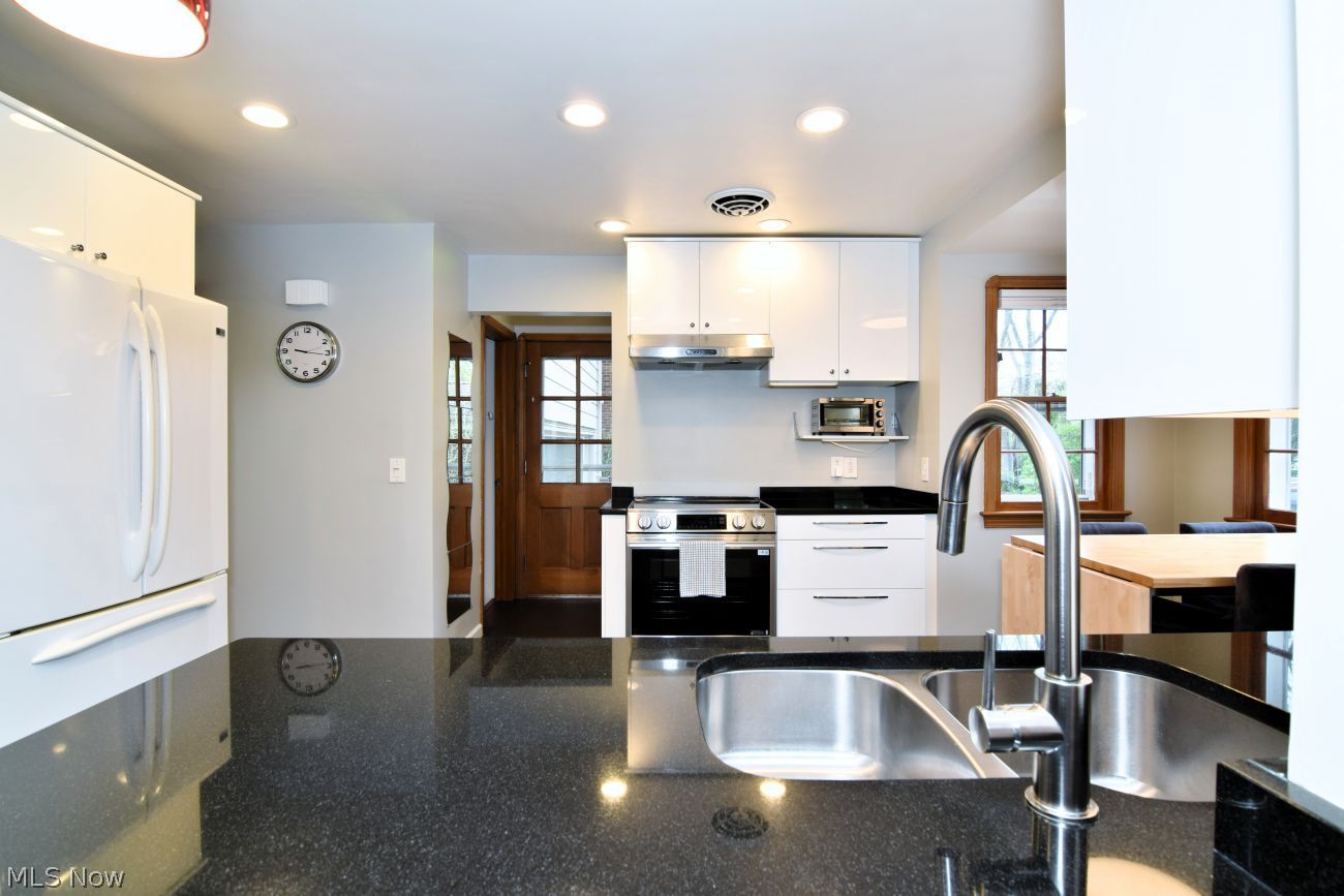 22012 Westchester Road Shaker Heights OH 44122
