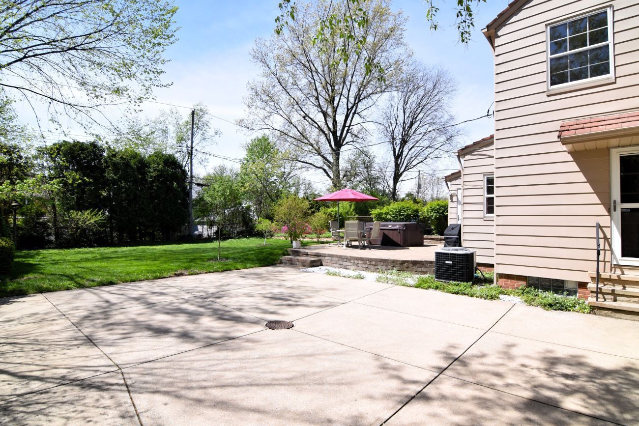 22012 Westchester Road Shaker Heights OH 44122