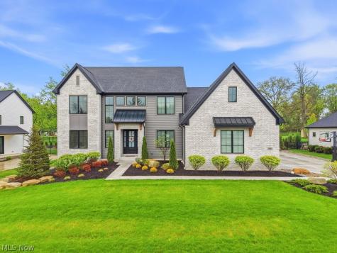 2082 Lanterman Circle Hinckley OH 44233
