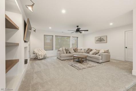 2082 Lanterman Circle Hinckley OH 44233