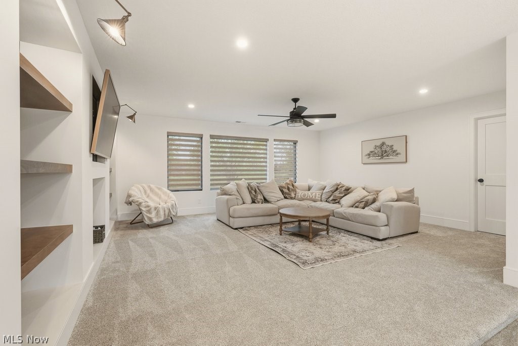 2082 Lanterman Circle Hinckley OH 44233
