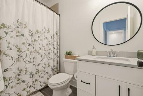 2082 Lanterman Circle Hinckley OH 44233