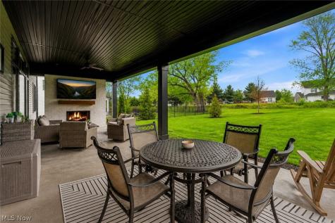 2082 Lanterman Circle Hinckley OH 44233