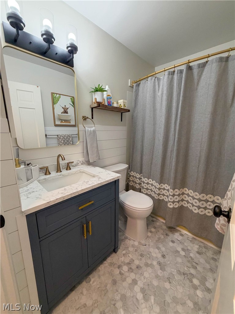 8475 Squirrel Hill Drive NE Warren OH 44484