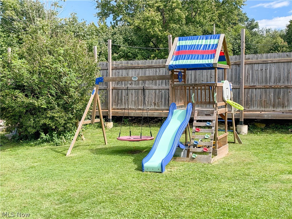 8475 Squirrel Hill Drive NE Warren OH 44484