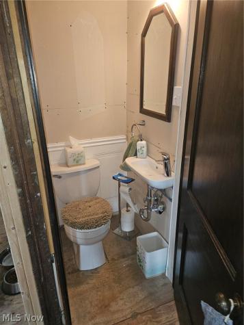 24 Villa Beach Cleveland OH 44110