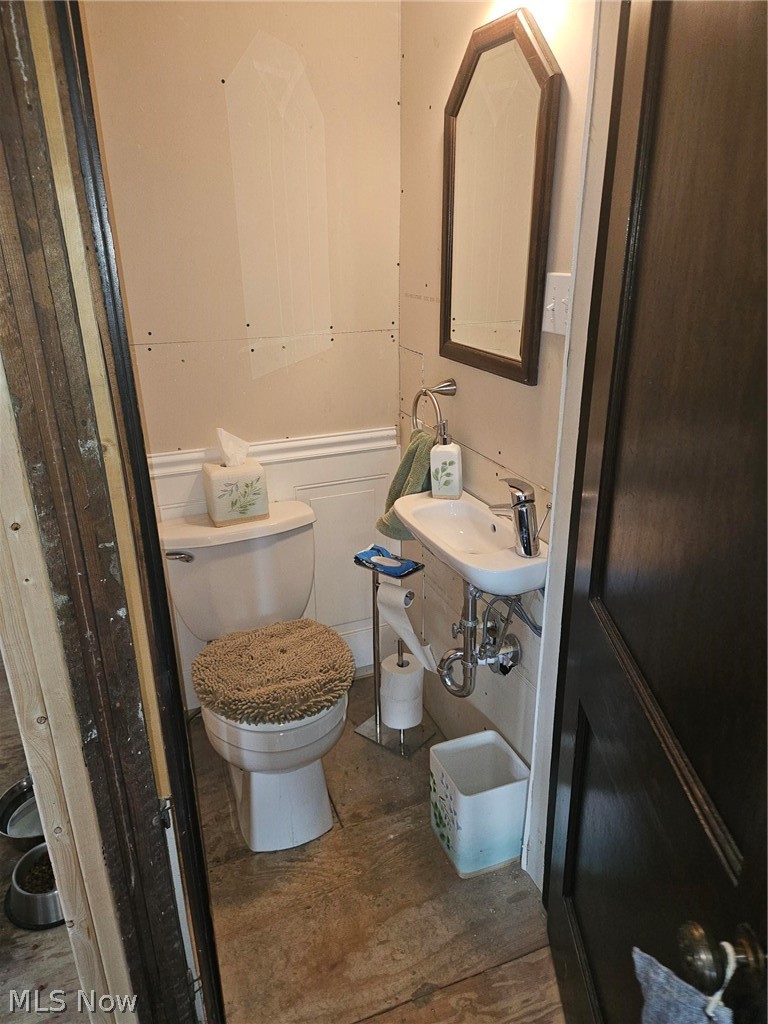 24 Villa Beach Cleveland OH 44110