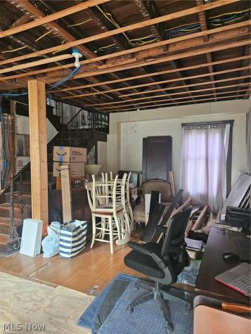 24 Villa Beach Cleveland OH 44110