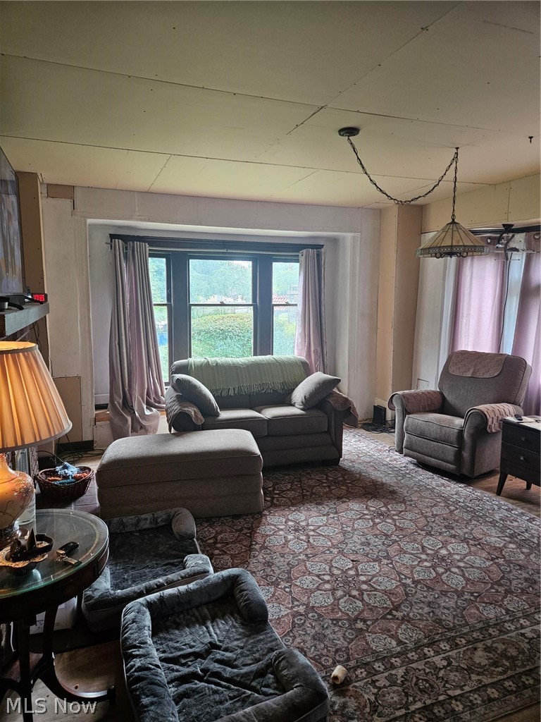 24 Villa Beach Cleveland OH 44110