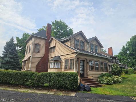 24 Villa Beach Cleveland OH 44110