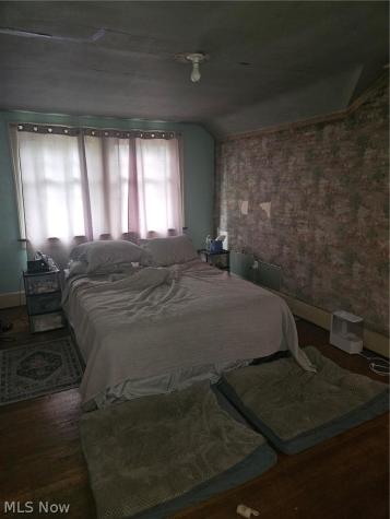 24 Villa Beach Cleveland OH 44110