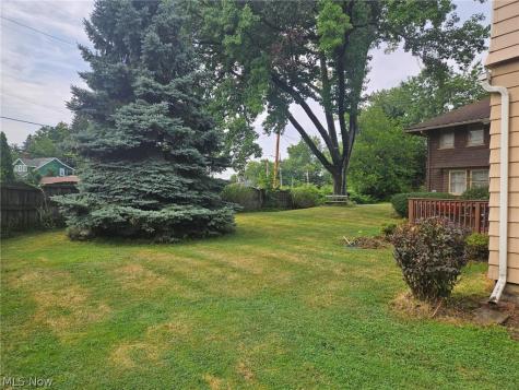 24 Villa Beach Cleveland OH 44110