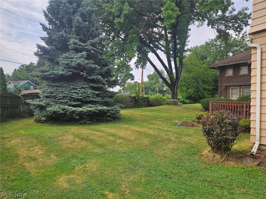 24 Villa Beach Cleveland OH 44110