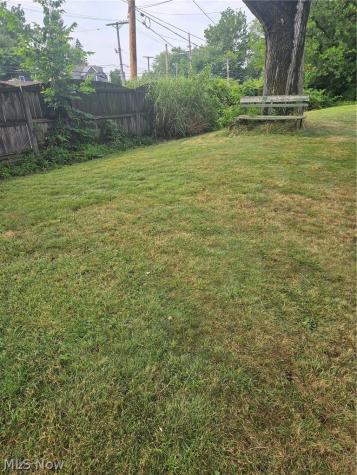 24 Villa Beach Cleveland OH 44110