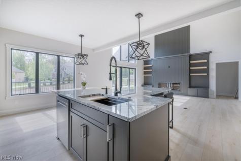 245 Somerset Drive Hinckley OH 44233
