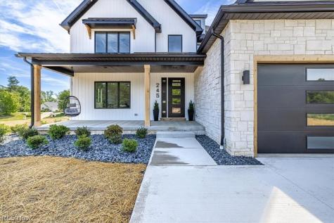 245 Somerset Drive Hinckley OH 44233