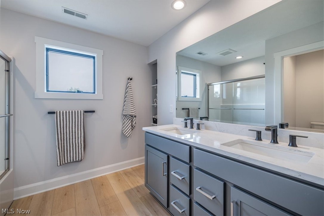 245 Somerset Drive Hinckley OH 44233
