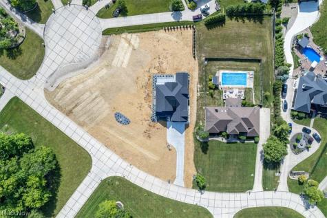 245 Somerset Drive Hinckley OH 44233