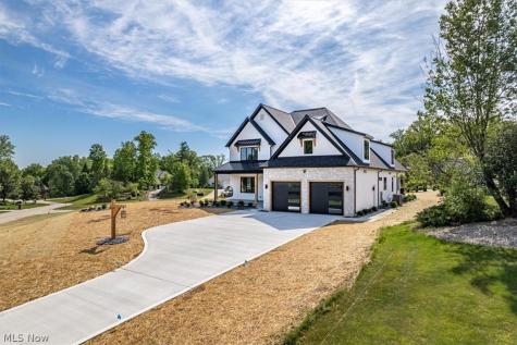 245 Somerset Drive Hinckley OH 44233