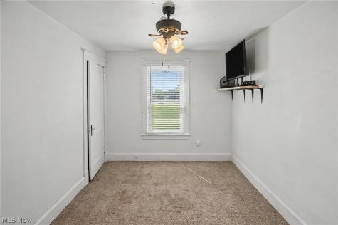 32 E Avondale Avenue Youngstown OH 44507