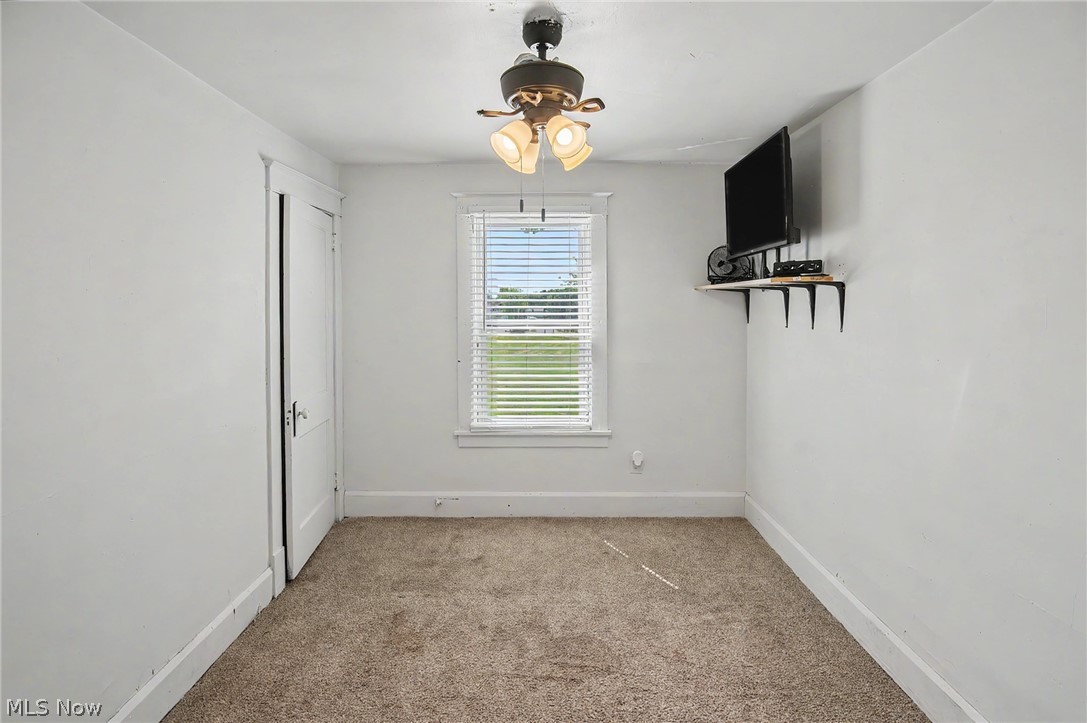 32 E Avondale Avenue Youngstown OH 44507