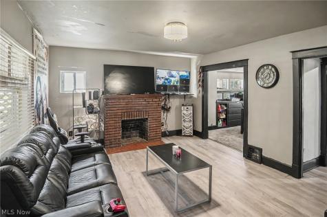 32 E Avondale Avenue Youngstown OH 44507